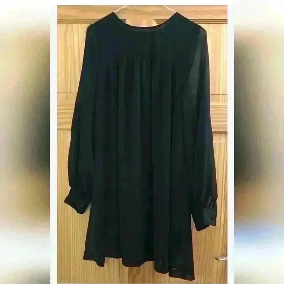 Black Double Layered Flowy H&M Dress with gold Zipper (Maternity) - size 4 - Picture 3 of 10